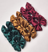 Load image into Gallery viewer, Satin treat bows/toppers
