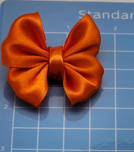 Load image into Gallery viewer, Satin treat bows/toppers
